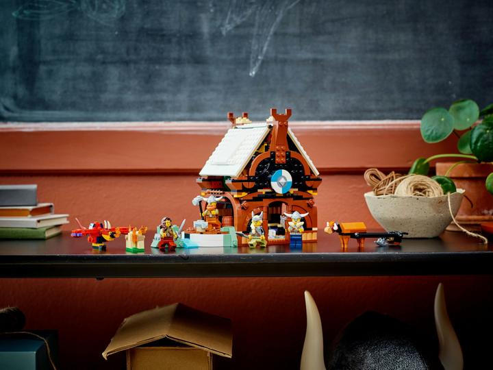 Actual product image LEGO Viking ship with Midgard serpent (31132, LEGO Creator 3-in-1)