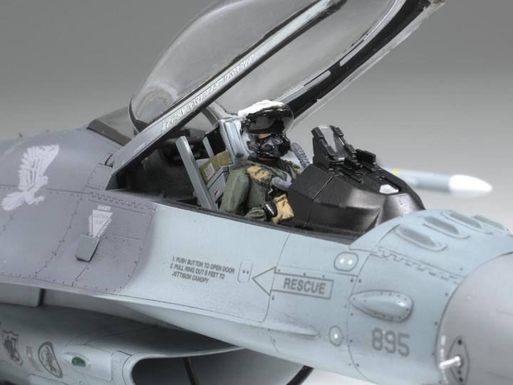 Produktbild Tamiya F-16CJ Fighting Falcon