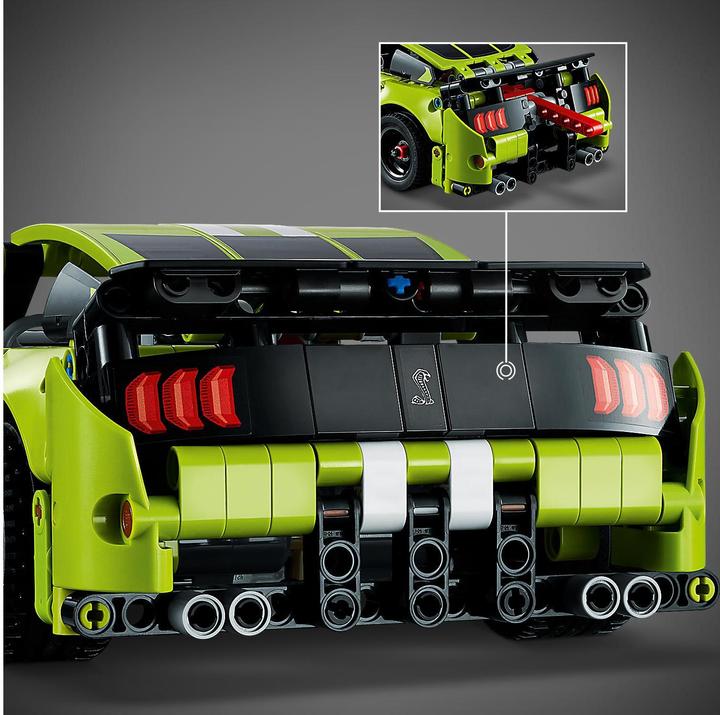 Actual product image LEGO Ford Mustang Shelby GT500 (42138, LEGO Technic)