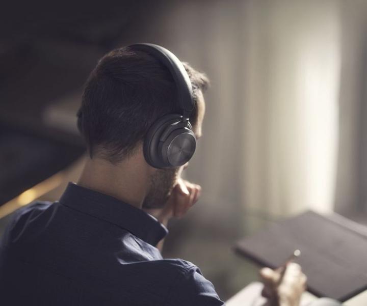 Produktbild B&O Beoplay HX (ANC, 35 h, Kabellos, Kabelgebunden)