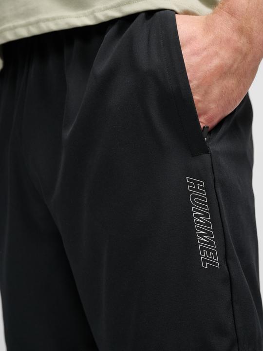 Actual product image hummel hmlTE BASE WOVEN SHORTS (XL)