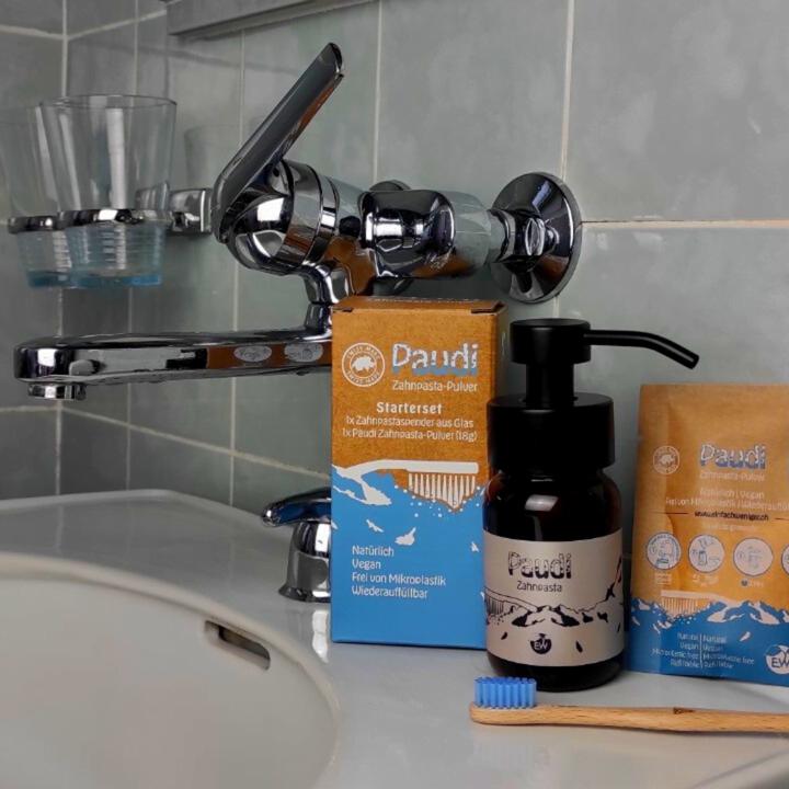 Produktbild Einfach Weniger Zahnpasta Starterset (Pulver und Pumpflasche)