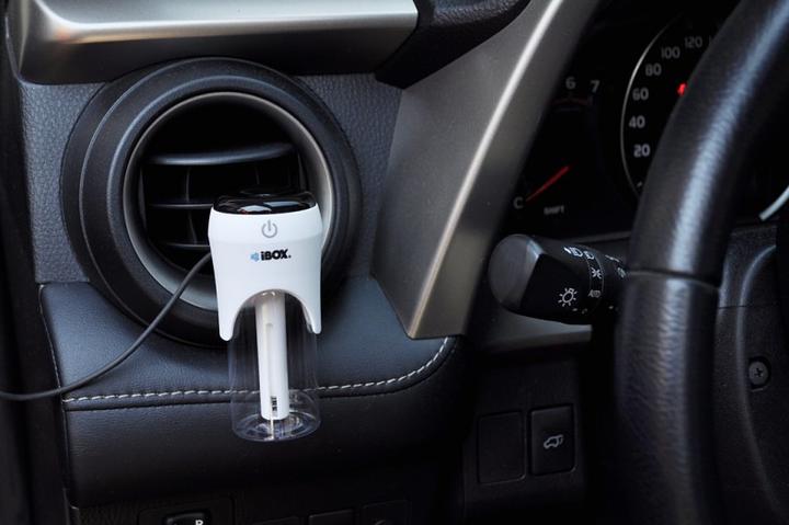 Actual product image iBox ICCH-01 Charger for mobile devices, car