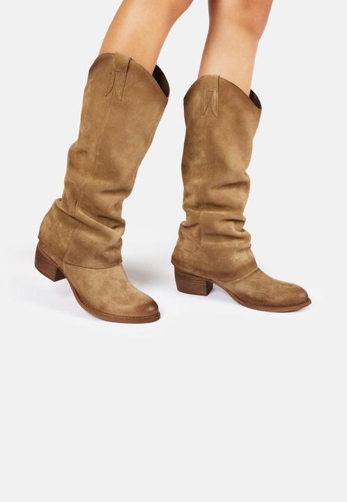 Image du produit Felmini Dresa C833, la botte de hauteur moyenne, se distingue par un mélange de sophistication et (36)