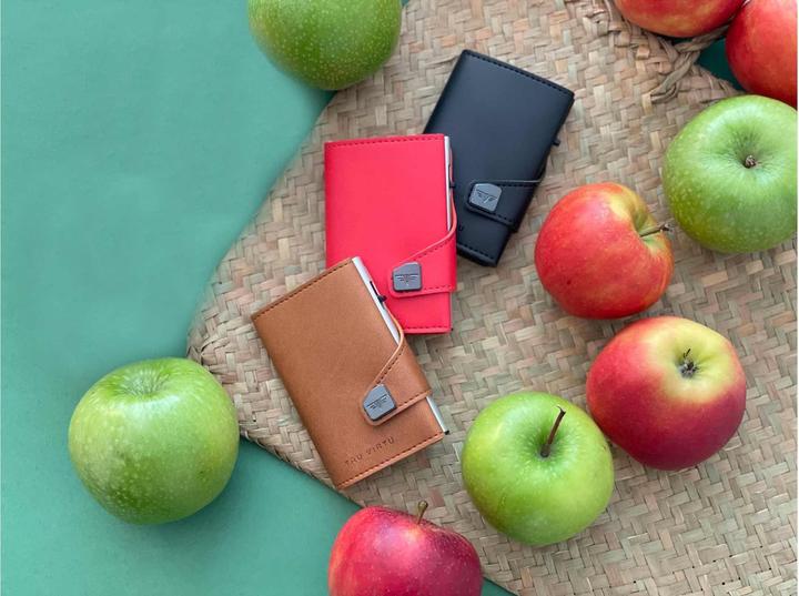 Produktbild Tru Virtu Wallet Click & Slide Vegan Bio Apple Black/Black