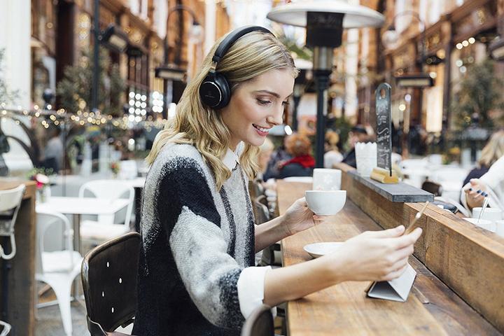 Actual product image Audio-Technica Ath-Sr5bt (38 h, Cable, Wireless)