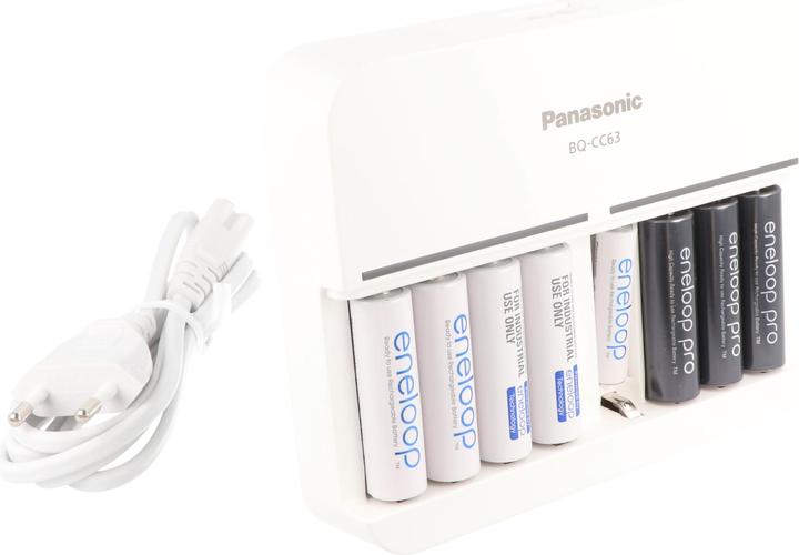 Produktbild Panasonic 8fach Schnell-Ladegerät und 8 Stück eneloop Standard Mignon AA BK-3MCC (8 Stk., Ladegerät inkl. Akku)