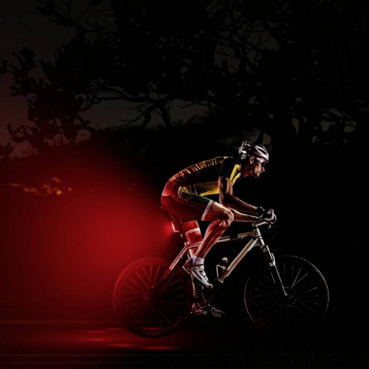 Produktbild Fischer Fahrrad-LED-Akku-Rücklicht PLUS TWIN STOP aus Aluminium, mit Bodenbeleuchtung, Abschaltautomatik
