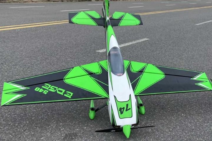 Immagine prodotto OMPHobby OMP Edge 540 74"ARF - Grün 1,87m (Acrobazia aerea)