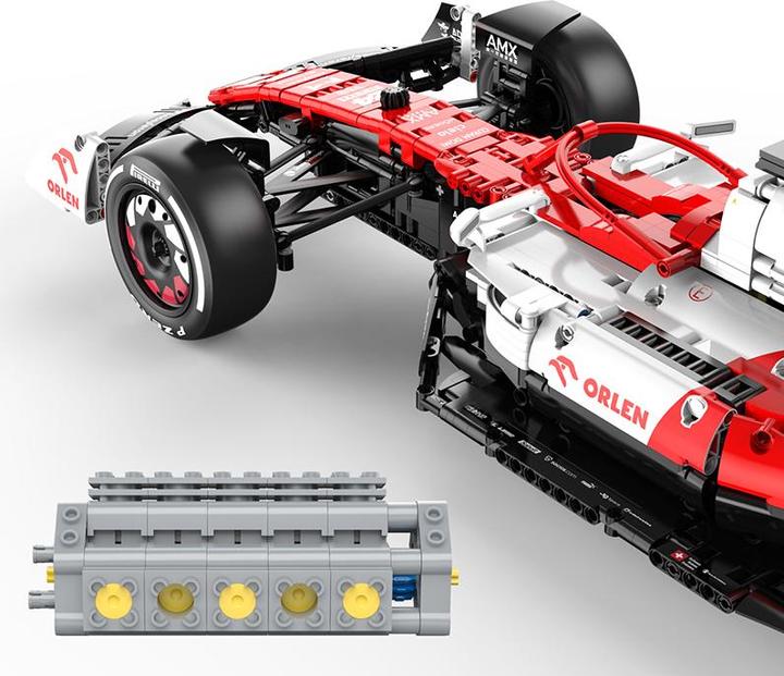 Actual product image Rastar Alfa Romeo F1 Team ORLEN C42 1:8 (dynamic)