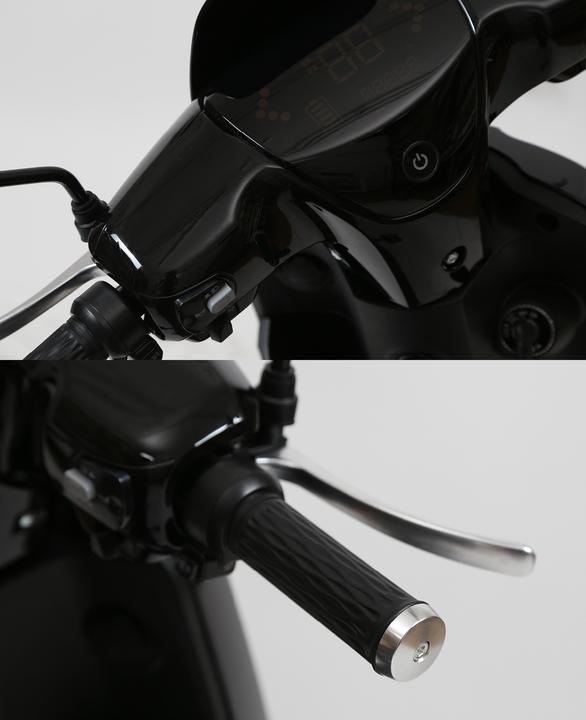 Produktbild Yadea Scooter EM38 schwarz (25 km/h, 500 W)