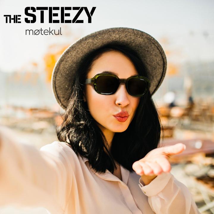 Actual product image Motekul Steezy