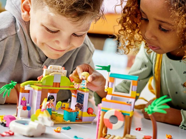 Actual product image LEGO Surf school (41710, LEGO Friends)