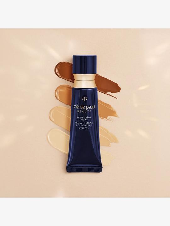 Actual product image Clé De Peau Radiant Cream Foundation I10 (I10 - Very Light Ivory)