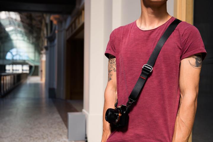 Actual product image Peak Design slide lite (Shoulder strap, Neck belt)