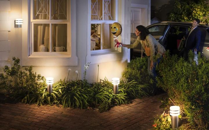 Actual product image Philips Hue Tuar base (806 lm, E27, IP44)