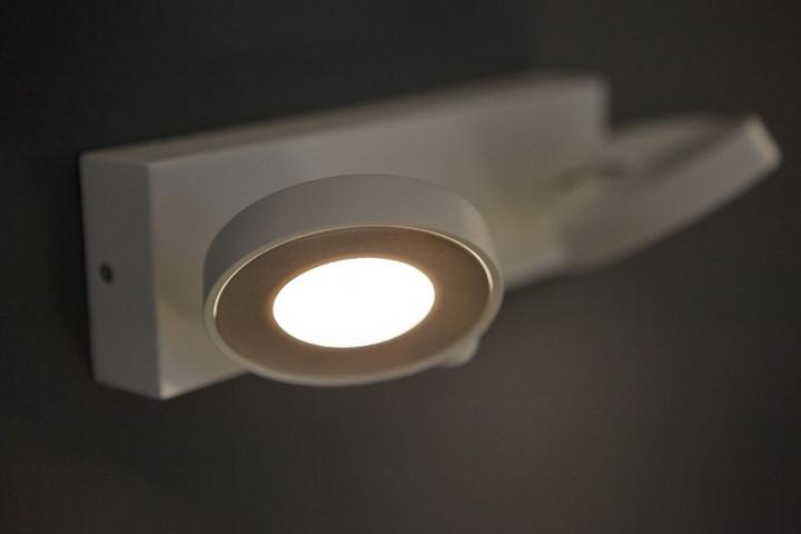 Actual product image Philips Warm Glow Clockwork (1000 lm)