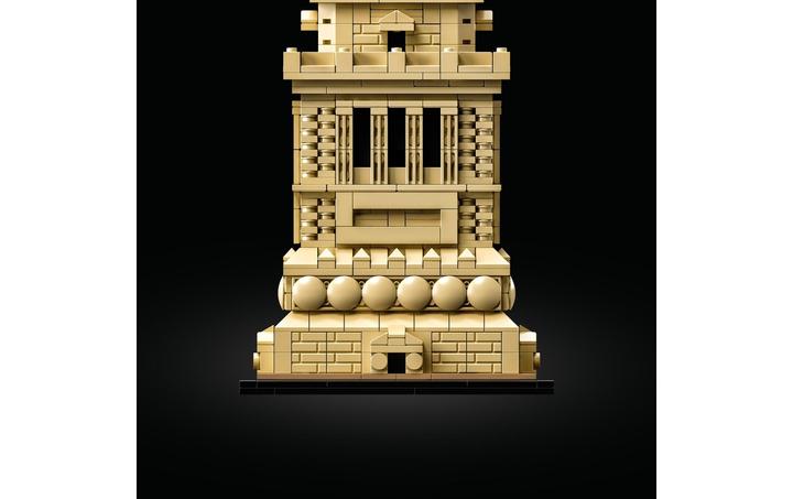 Actual product image LEGO Statue of Liberty (21042, LEGO Architecture)