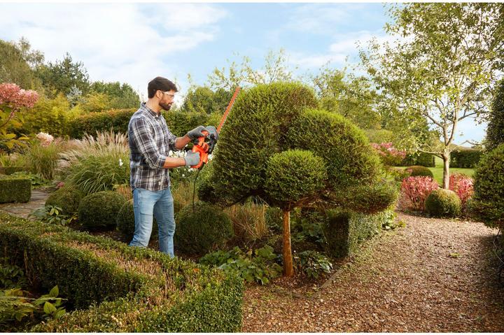 Produktbild Black & Decker Blac Heckenschere BEHT251QS 450W 50 cm Schwertlänge, 18 mm Schnittstärke (Elektroheckenschere)