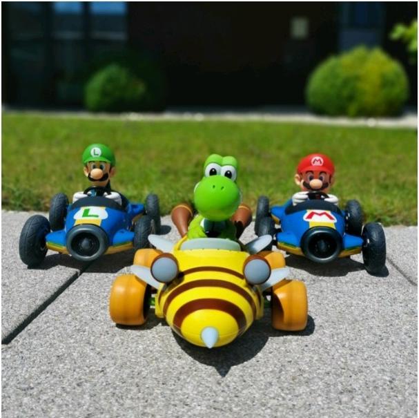 Produktbild Carrera Mario Kart Bumble V Yoshi