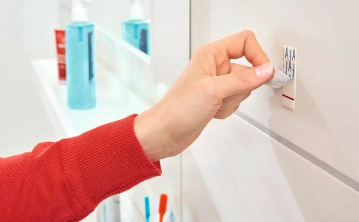 Actual product image tesa Powerstrips adhesive hooks LARGE square - 2 x self-adhesive wall hooks
