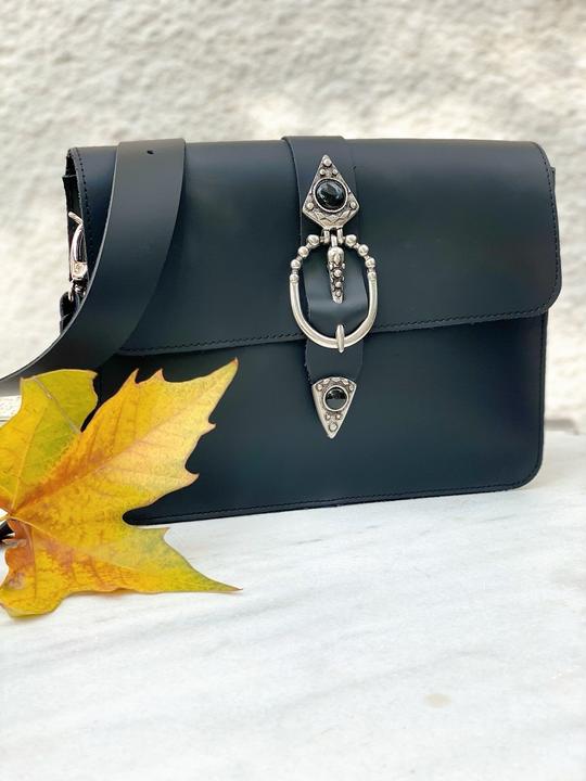 Produktbild Only-Bags.Store Bohemian Bag, Leder Crossbody Bag, Schwarze Lederhandtasche, aus Vollnarbenleder