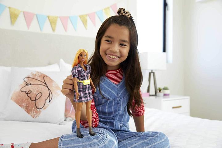 Produktbild Barbie Fashionistas Puppe im Puff-Ärmel Blazer Kleid