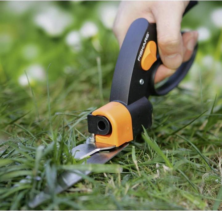Actual product image Fiskars Lawn edge trimmer Servo-System GS42