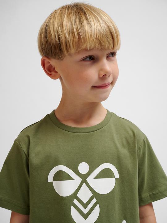 Actual product image hummel hmlTRES T-SHIRT S/S (104)
