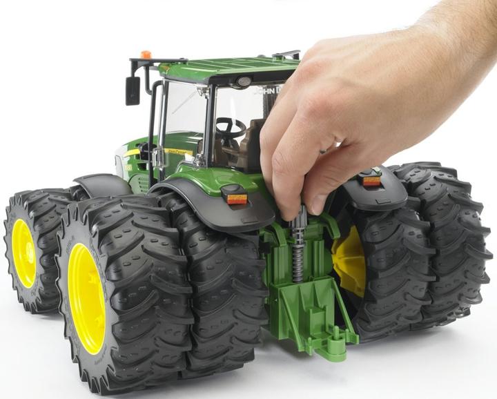 Produktbild Bruder John Deere 7930 mit Zwillingsbereifung