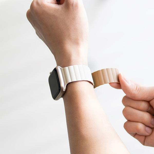 Produktbild Araree pasek Silicone Link Apple Watch 42/44/45/49mm biało-zielony/warm white-khaki AR70-01907C (Silikon)