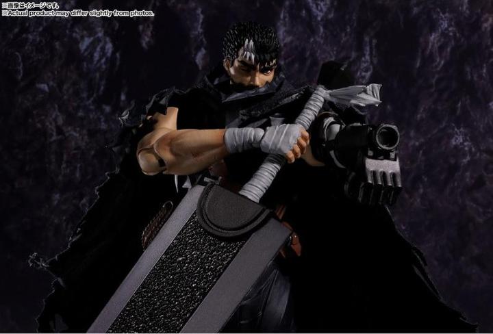 Actual product image Tamashii Nation Berserk S.H. Figuarts Actionfigur Guts (Berserker Armor)