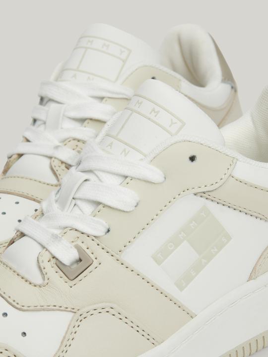 Actual product image Tommy Hilfiger Tjw Retro Basket Tonal Logo (37)
