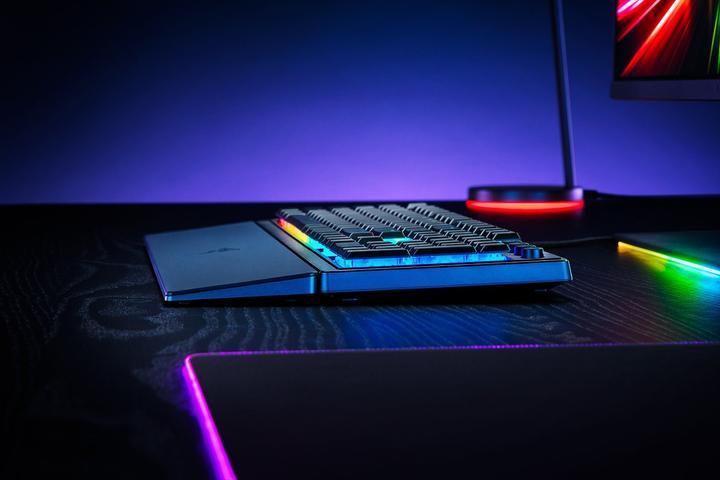 Actual product image Razer Ornata V3 (US, Cable)