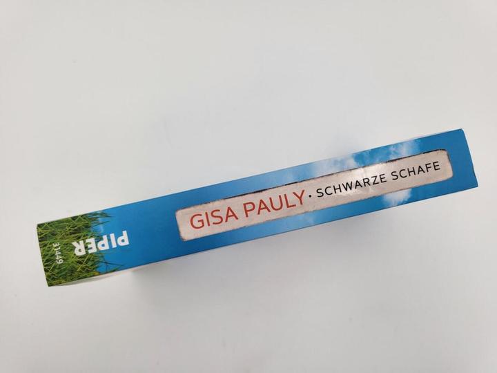 Actual product image Schwarze Schafe (German, Gisa Pauly, 2022)