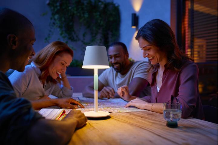Actual product image Philips Hue Go (370 lm)