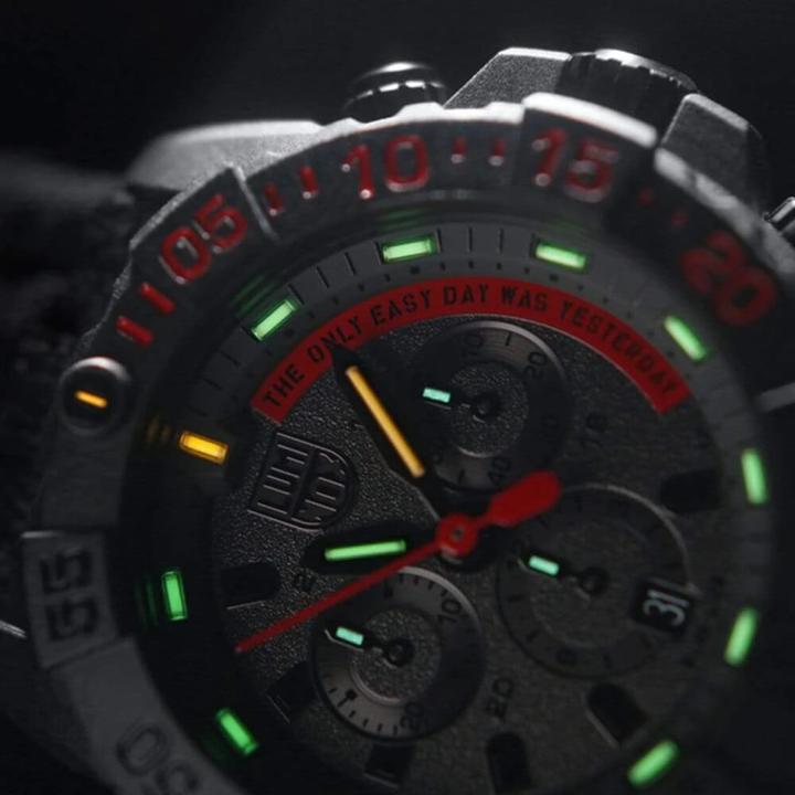 Image du produit Luminox Navy Seal Chronographe 3580 Series (Montre analogique, Chronographe, Montre de plongée, Swiss Made, 45 mm)