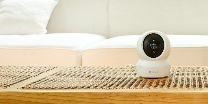 Productafbeelding EZVIZ H6C 2MP indoor PT camera (1920 x 1080 Pixels)
