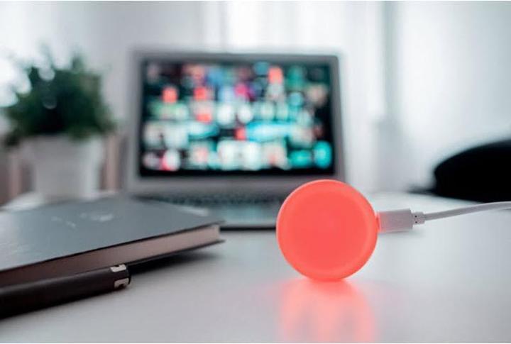 Actual product image Luxafor Mute button with 0.5 m USB-C cable