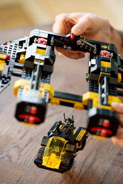 Produktbild LEGO Blacktron Renegade (10355, LEGO Icons, LEGO Seltene Sets)