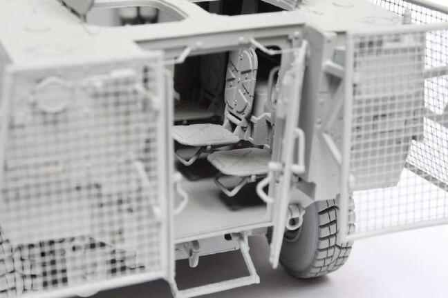 Actual product image Master Box Rosomak The Green Devil ( 35032)
