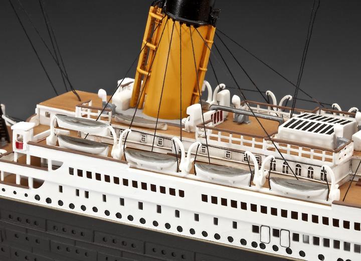 Produktbild Revell Geschenkset 100 Jahre Titanic