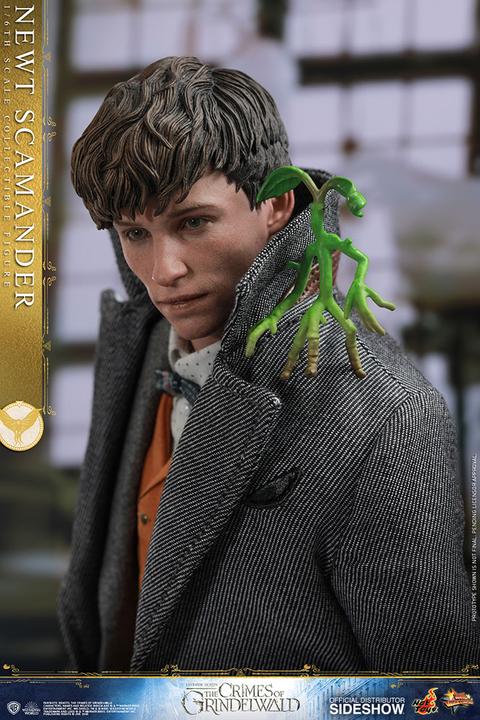 Produktbild Hot Toys Phantastische Tierwesen 2 “Newt Scamander” 1/6 Scale Figur
