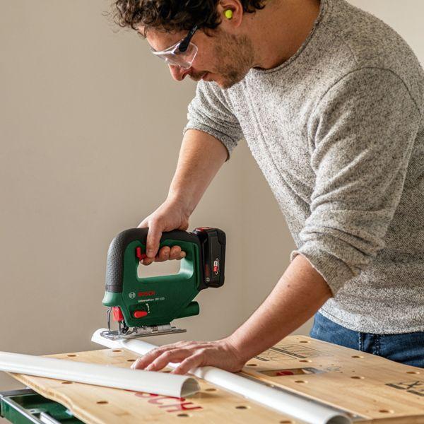 Actual product image Bosch Home & Garden UniversalSaw 18V-100