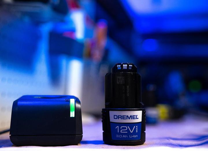 Produktbild Dremel B12V30-01 12V, 3AH Li-Ionen Akku (12 V)
