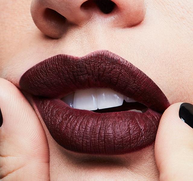 Produktbild MAC Cosmetics Retro Matte Liquid Lipcolour (High Drama)