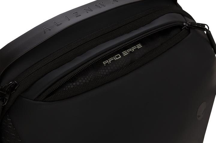 Actual product image Dell Alienware Horizon Commuter Backpack AW423P Fits iki size 17 ", Juodas, Backpack (24 l)