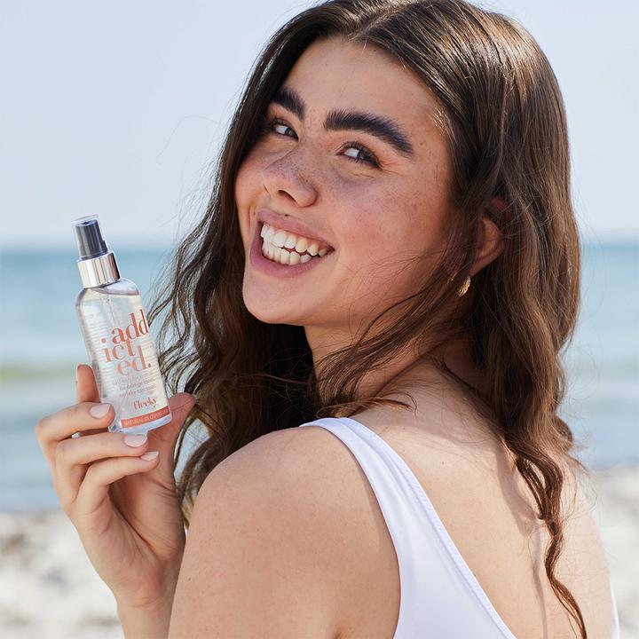 Actual product image Fleeky Self Tan Glowing Face Mist (Self tanning spray, 100 ml)