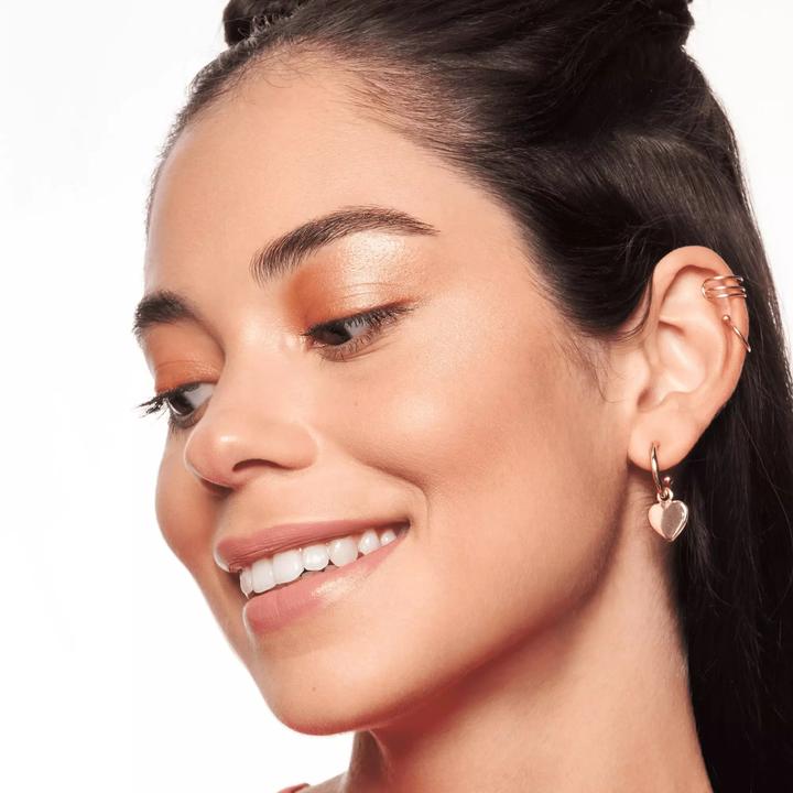 Immagine prodotto essence Evidenziatore liquido BABY GOT GLOW (10 Seta e sontuosità, Highlighter)