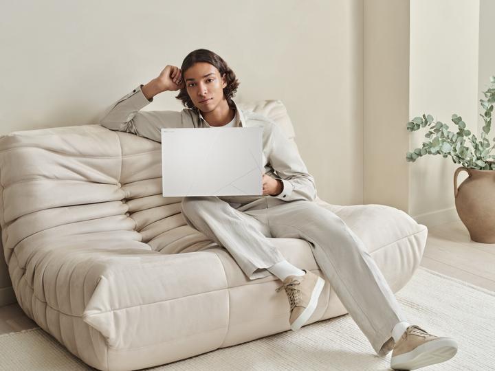 Image du produit ASUS Zenbook S 16 (16", AMD Ryzen AI 9 365, 24 Go, 1000 Go, DE)